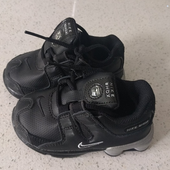 Nike Other - 🌼🌼🌼Nike sneakers 🌼🌼🌼🌼